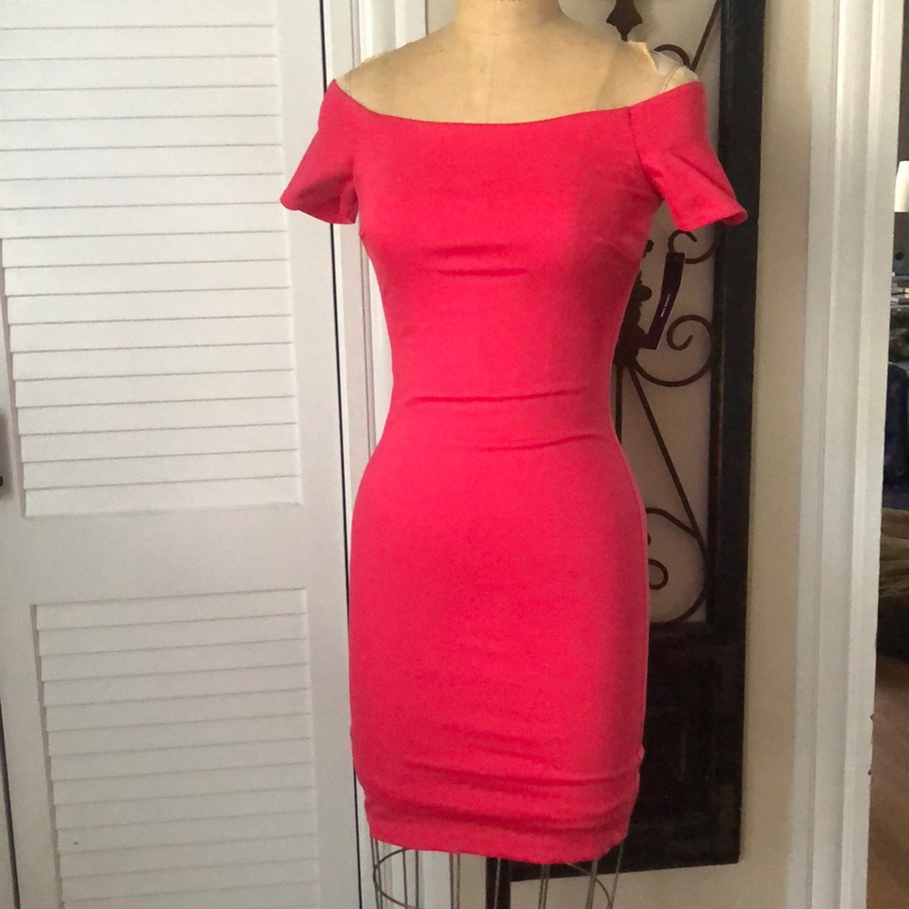 ME OH MY Off-The-Shoulder Bodycon Dress